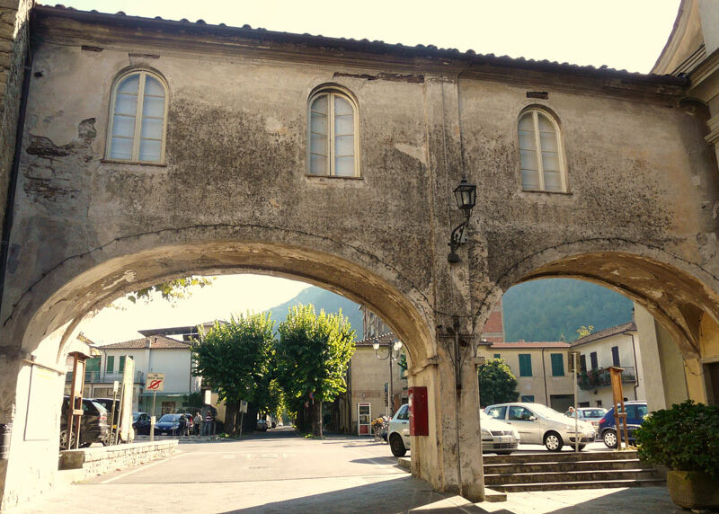 Licciana_Nardi-porticato